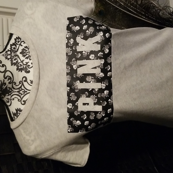 Cute Pink by Victoria Secret T-shirt - Picture 2 of 5